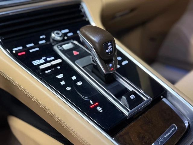 Porsche Panamera TURBO* PDK* МАСАЖ* ЗАВИВАЩ ЗАДЕН МОСТ - автомобили, коли, обяви за нови и употребявани 7