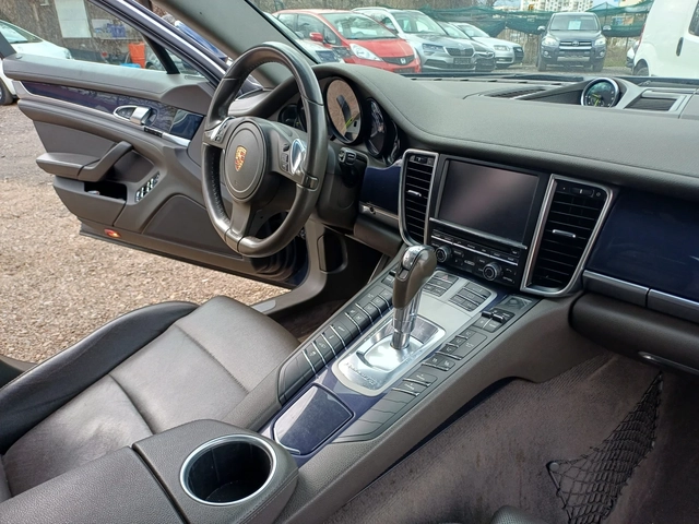 Porsche Panamera S 3.0 V6 E-Hybrid - автомобили, коли, обяви за нови и употребявани 13