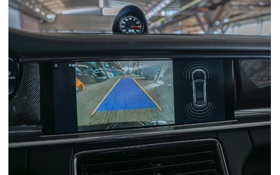 Porsche Panamera Turbo/PCCB/PDLS+ /Carbon pack/Magic Sky/Bose - автомобили, коли, обяви за нови и употребявани 11