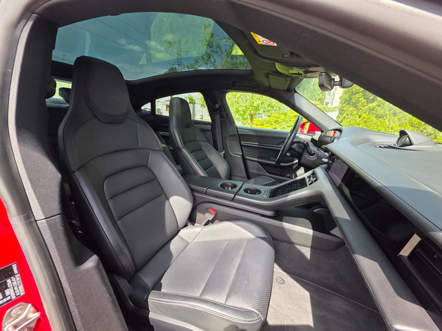 Porsche Taycan 4S Performance Plus в гаранция! - автомобили, коли, обяви за нови и употребявани 11