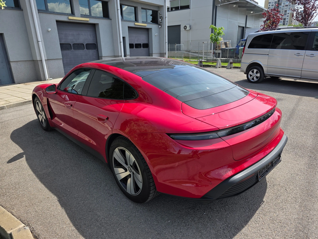 Porsche Taycan 4S Performance Plus в гаранция! - автомобили, коли, обяви за нови и употребявани 4