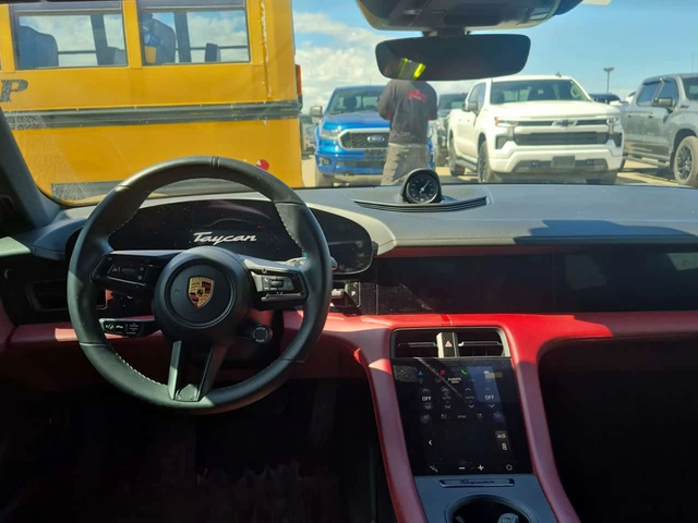 Porsche Taycan 4S| ОБДУХВАНЕ| ПАМЕТ| ПАНОРАМА| 2 КЛЮЧА| - автомобили, коли, обяви за нови и употребявани 7