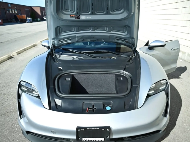 Porsche Taycan 4S| EXTENDED RANGE BATTERY* BOSE* ОБДУХ - автомобили, коли, обяви за нови и употребявани 13