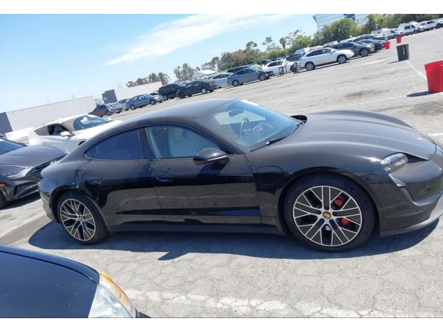Porsche Taycan 4S / SPORT CHRONO - автомобили, коли, обяви за нови и употребявани 11
