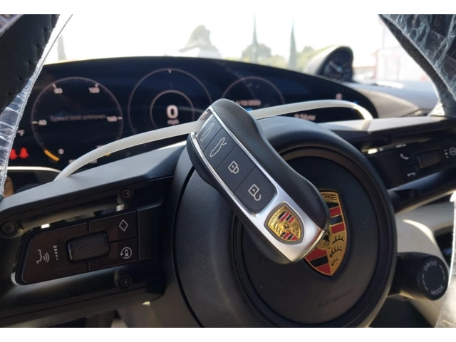 Porsche Taycan 4S / SPORT CHRONO - автомобили, коли, обяви за нови и употребявани 9