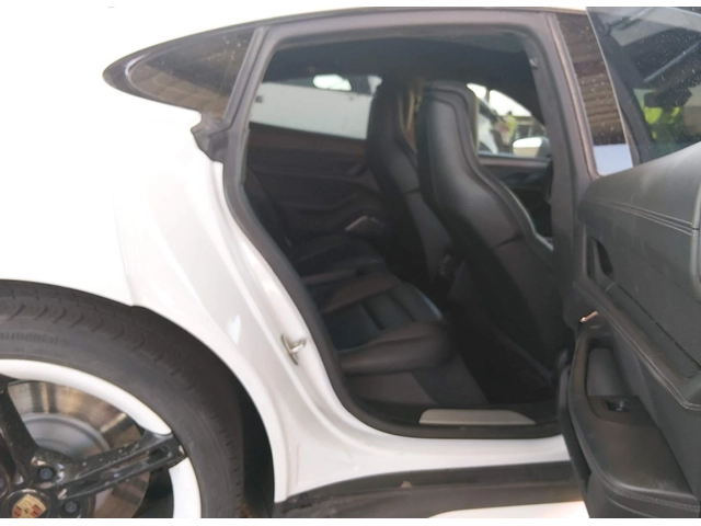 Porsche Taycan TURBO S* - автомобили, коли, обяви за нови и употребявани 8
