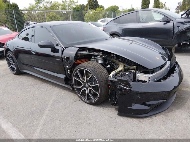 Porsche Taycan ELECTRIC All Wheel Drive - автомобили, коли, обяви за нови и употребявани 0