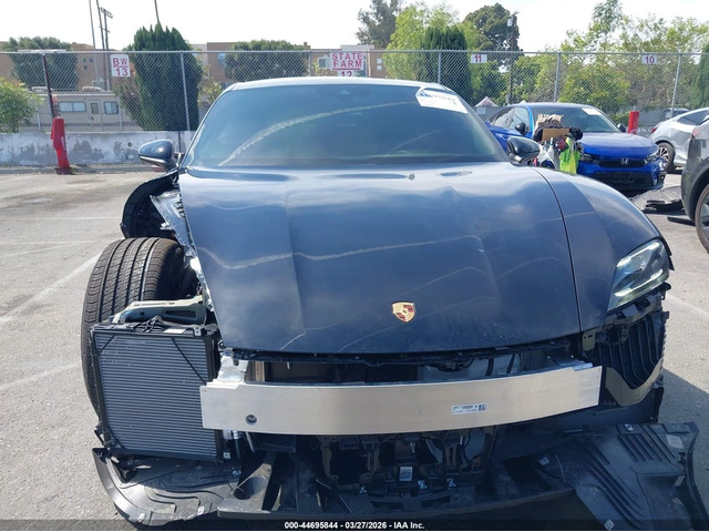 Porsche Taycan ELECTRIC All Wheel Drive - автомобили, коли, обяви за нови и употребявани 12