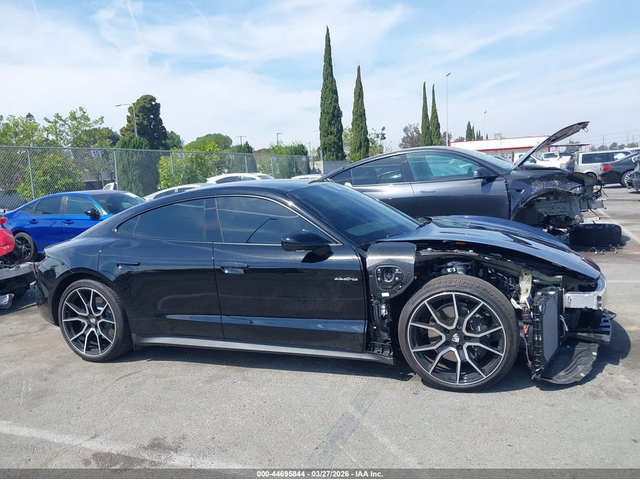 Porsche Taycan ELECTRIC All Wheel Drive - автомобили, коли, обяви за нови и употребявани 13