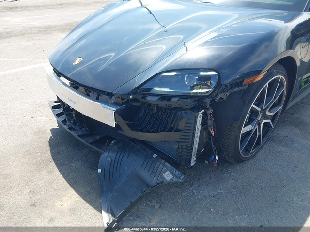 Porsche Taycan ELECTRIC All Wheel Drive - автомобили, коли, обяви за нови и употребявани 5