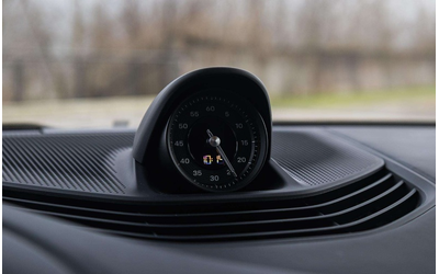 PORSCHE Taycan Taycan Turbo Sport Chrono - автомобили, коли, обяви за нови и употребявани 9