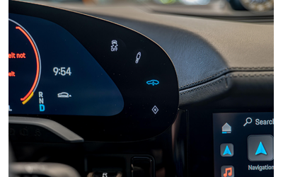 Porsche Taycan Turbo S PCCB/PDLS+/Burmester 3D/ - автомобили, коли, обяви за нови и употребявани 15