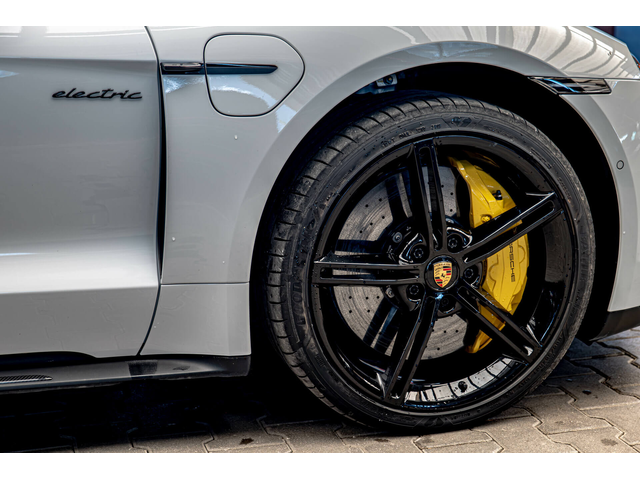 Porsche Taycan Turbo S PCCB/PDLS+/Burmester 3D/ - автомобили, коли, обяви за нови и употребявани 5