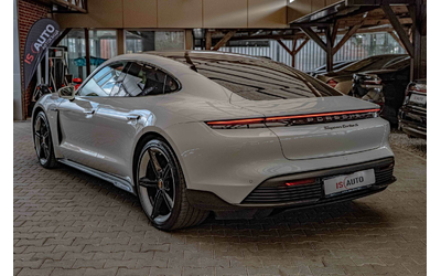 Porsche Taycan Turbo S/PDCC Sport/PDLS+/PCCB/Chrono/Carbon/Burm./Pano. - автомобили, коли, обяви за нови и употребявани 4