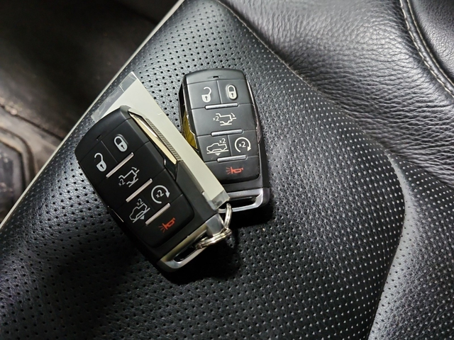 RAM 1500 5.7L 8cyl 4WD - автомобили, коли, обяви за нови и употребявани 7