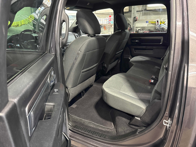 RAM 1500 CLASSIC 5.7L 8cyl 4WD - автомобили, коли, обяви за нови и употребявани 10