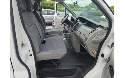 Renault 30 Renault Trafic 2.0tdi/115k.c - автомобили, коли, обяви за нови и употребявани 14