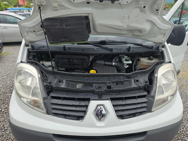 Renault 30 Renault Trafic 2.0tdi/115k.c - автомобили, коли, обяви за нови и употребявани 8