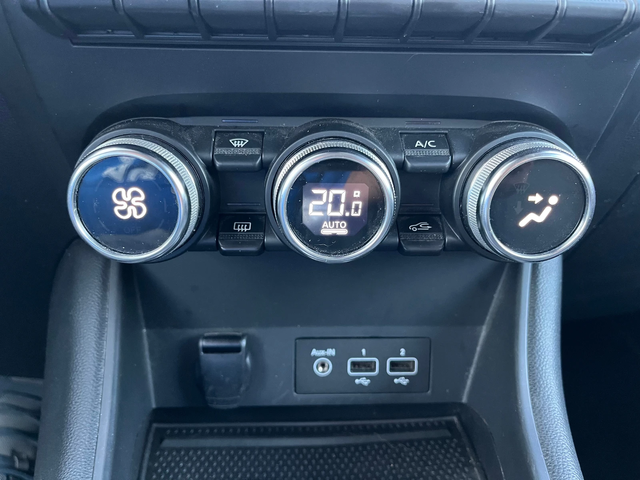 Renault Captur E-tech Hybrid 1.6 - автомобили, коли, обяви за нови и употребявани 13