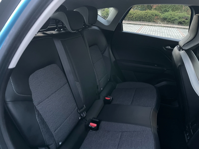 Renault Captur 1.6 E-Tech Plug In Full-Hybrid/Intens - автомобили, коли, обяви за нови и употребявани 14