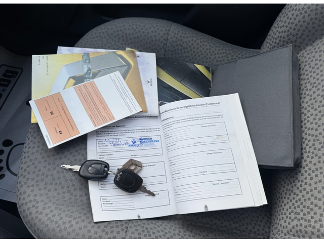 Renault Clio 1.4i - автомобили, коли, обяви за нови и употребявани 13