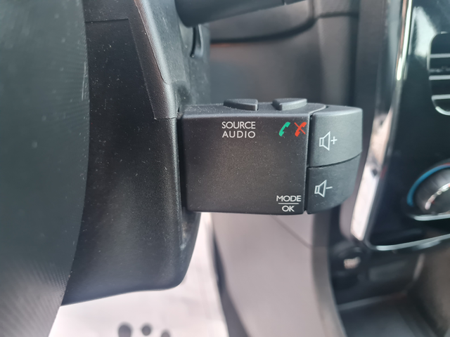 Renault Clio 1.5DCI NAVI - автомобили, коли, обяви за нови и употребявани 11