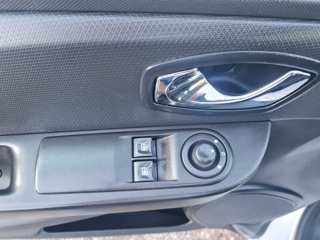 Renault Clio 1.5DCI NAVI - автомобили, коли, обяви за нови и употребявани 13