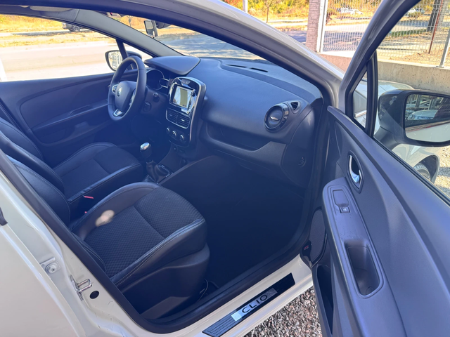 Renault Clio 1.5DCI 90кс* MOSCHINO* КАМЕРА* NAVI* КОЖА - автомобили, коли, обяви за нови и употребявани 8