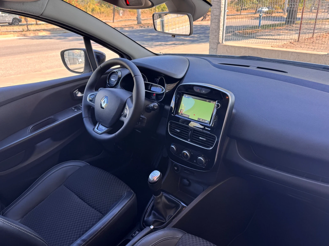 Renault Clio 1.5DCI 90кс* MOSCHINO* КАМЕРА* NAVI* КОЖА - автомобили, коли, обяви за нови и употребявани 9