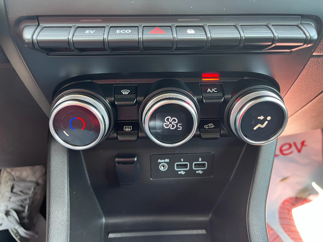 Renault Clio E-tech Hybrid 1.6 - автомобили, коли, обяви за нови и употребявани 11