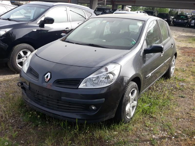 Renault Clio 1.5dci 86 цяла кола за.продаване 2000лв - автомобили, коли, обяви за нови и употребявани 1