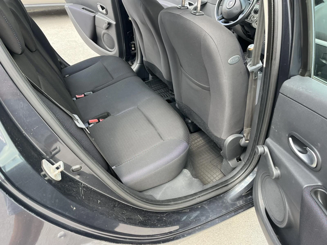 Renault Clio 1.2I 75кс EURO 4 КЛИМАТИК - автомобили, коли, обяви за нови и употребявани 9