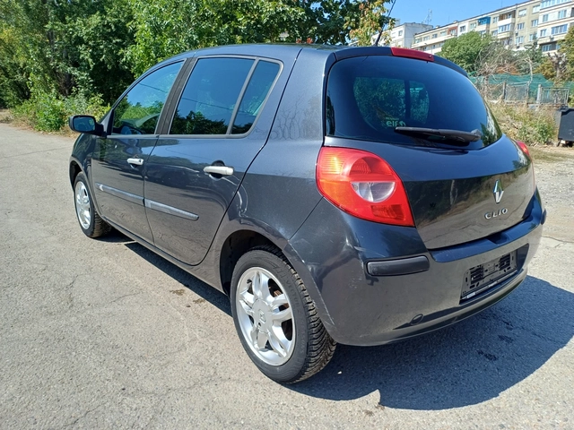 Renault Clio 1.2i  R - автомобили, коли, обяви за нови и употребявани 6