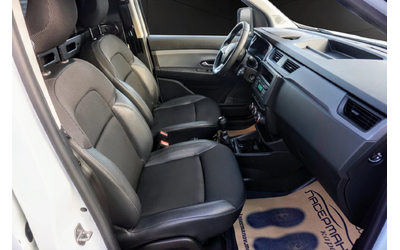 Renault Express 1.3i - автомобили, коли, обяви за нови и употребявани 10