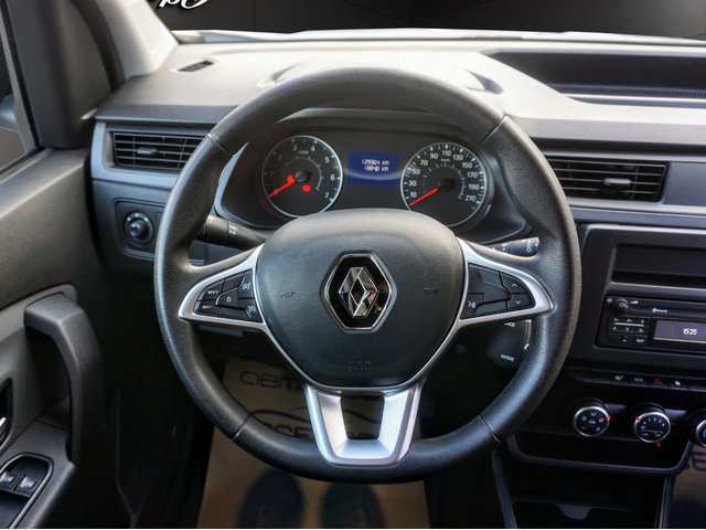 Renault Express 1.3i - автомобили, коли, обяви за нови и употребявани 9