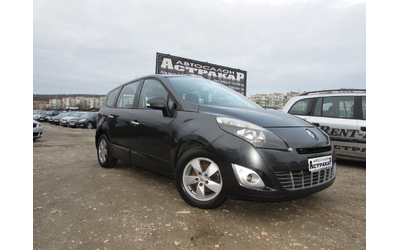 renault-grand-scenic - 0