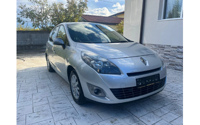renault-grand-scenic - 2