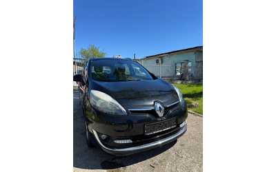renault-grand-scenic - 2