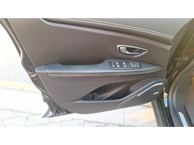 Renault Grand scenic 1.8 Bose Full Led - автомобили, коли, обяви за нови и употребявани 16