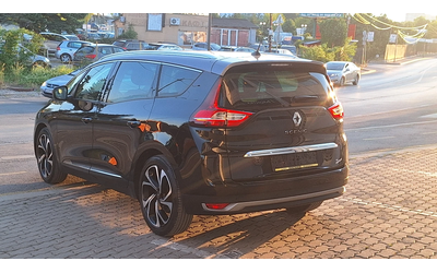 renault-grand-scenic - 4
