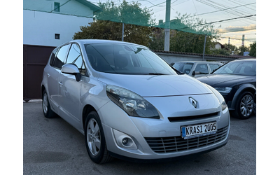 renault-grand-scenic - 2