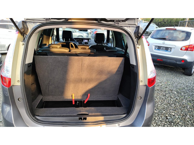 Renault Grand Scenic - автомобили, коли, обяви за нови и употребявани 11