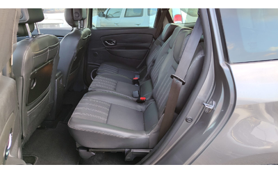 Renault Grand Scenic - автомобили, коли, обяви за нови и употребявани 9