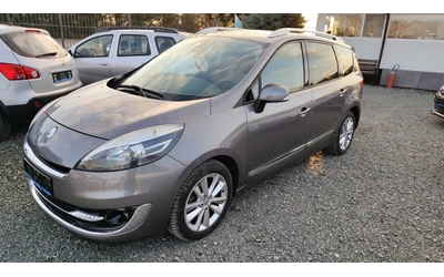 renault-grand-scenic - 0