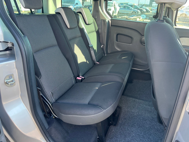 Renault Kangoo 1.5 DCI - автомобили, коли, обяви за нови и употребявани 13