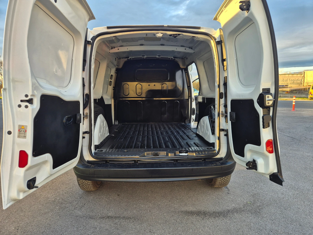 Renault Kangoo МАКСИ-1, 5DCI - автомобили, коли, обяви за нови и употребявани 10