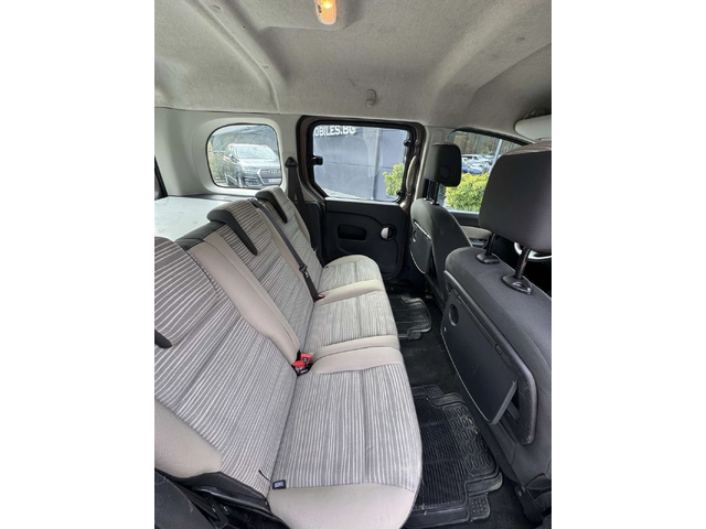 Renault Kangoo - автомобили, коли, обяви за нови и употребявани 10