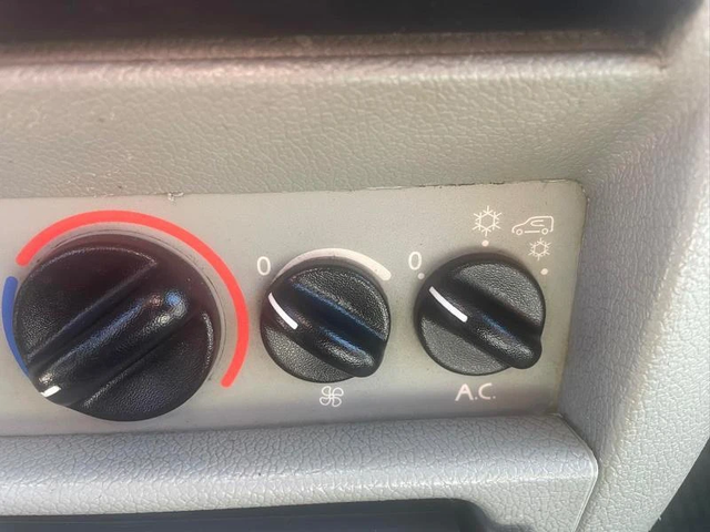 Renault Kangoo Хладилно - автомобили, коли, обяви за нови и употребявани 9