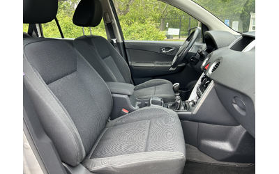 Renault Koleos 2.5 i - автомобили, коли, обяви за нови и употребявани 12