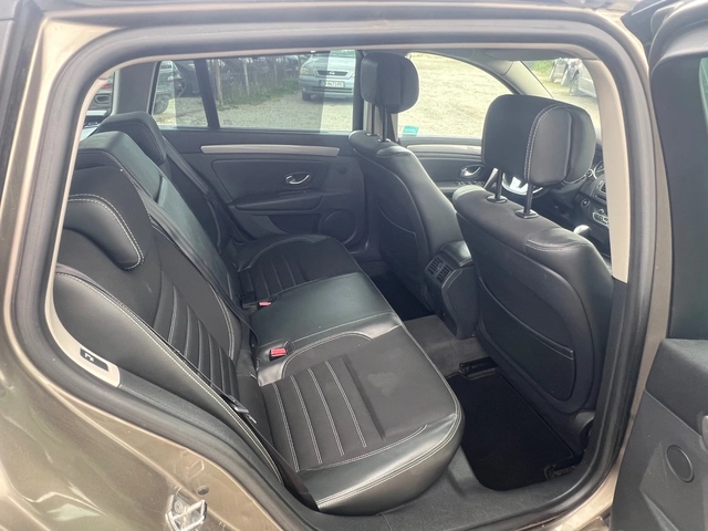 Renault Laguna - автомобили, коли, обяви за нови и употребявани 9